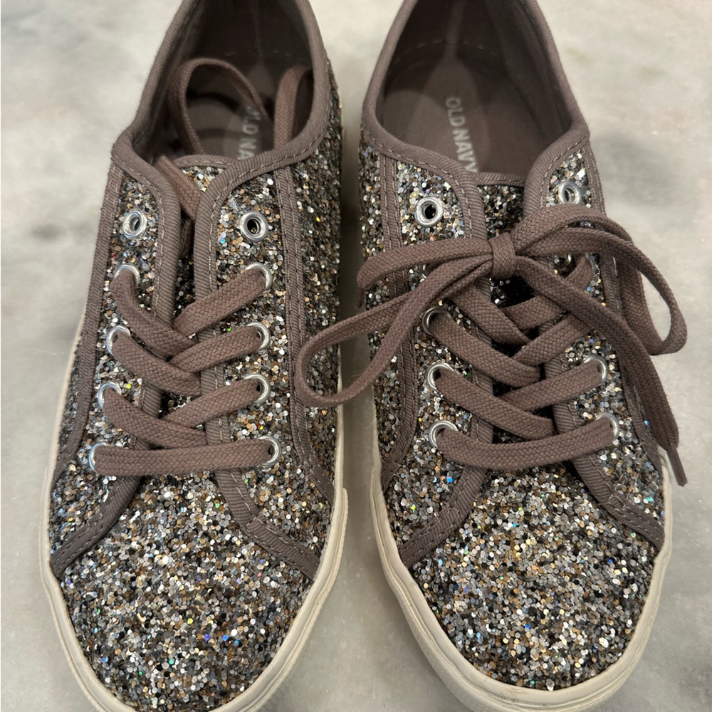 New NEVER WORN sequin Old Navy sneakers Size 7.5